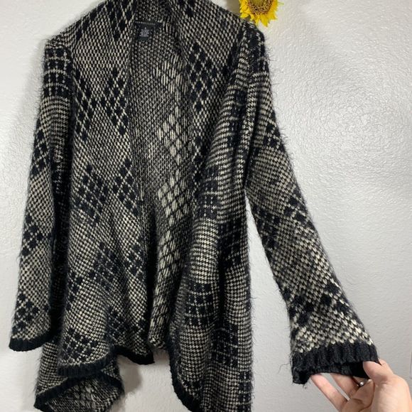BCBGMAXAZARIA Soft Fuzzy Waterfall Ooen Sweater Pocket Cardigan Sz Small Women - Picture 7 of 12